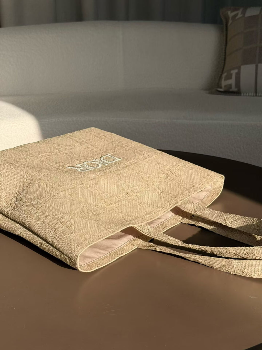New Dior summer gift woven shopping bag, classic beige color, French lazy style