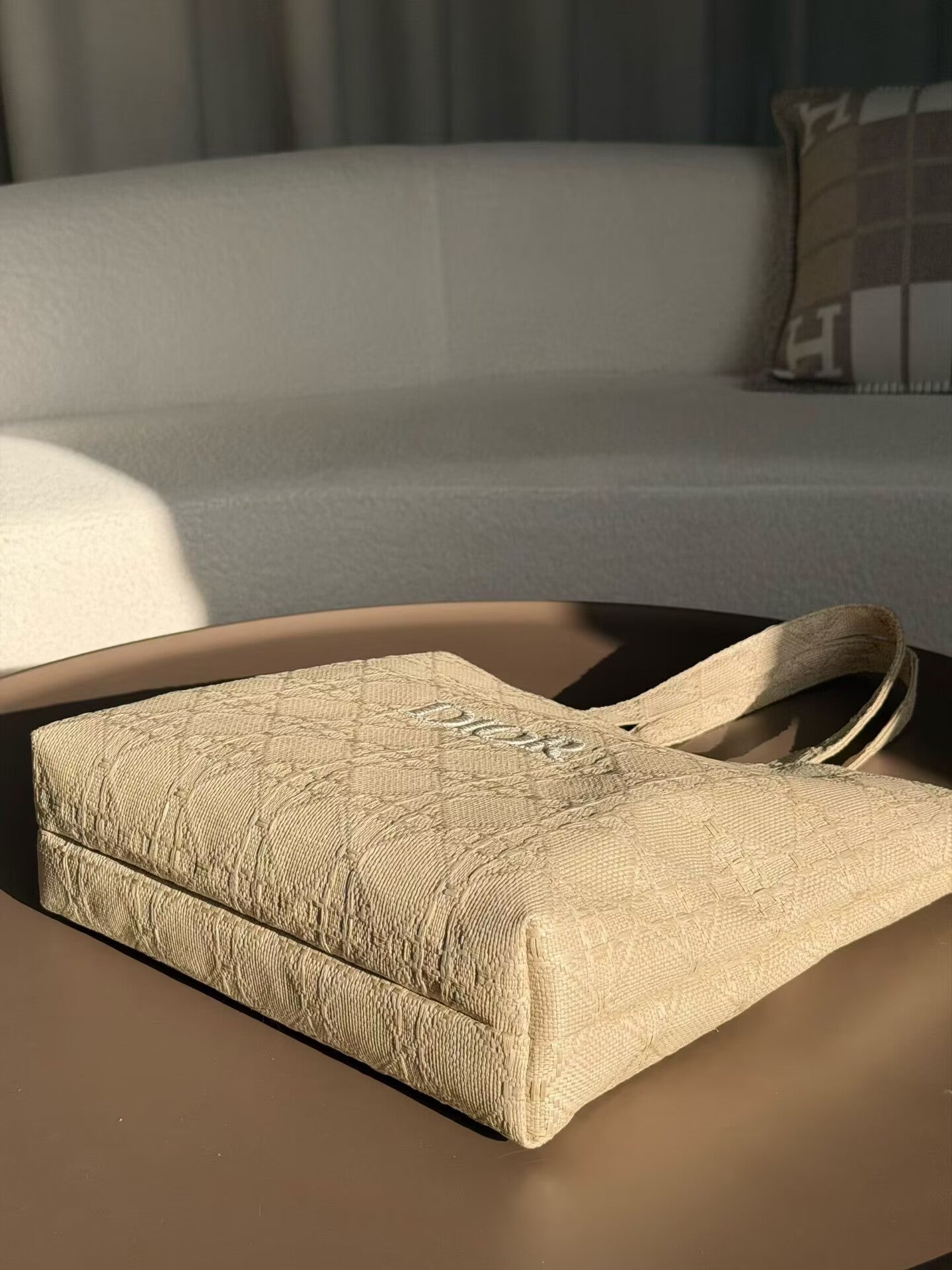 New Dior summer gift woven shopping bag, classic beige color, French lazy style