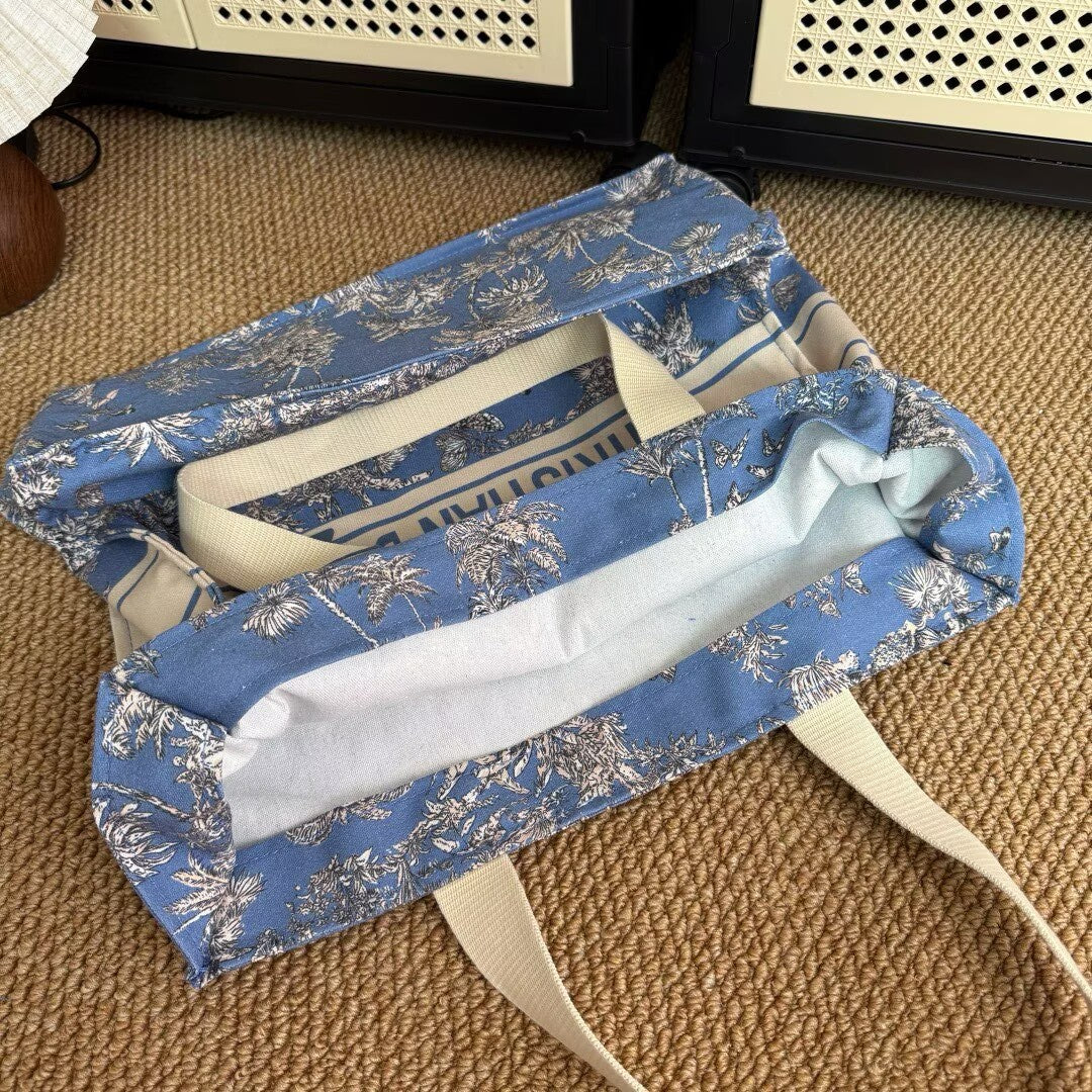 Dior Summer Limited | Get hold of this thoughtful gift! Butterfly printed tote bag with five pointed star pendant, single shoulder, hand-held bag