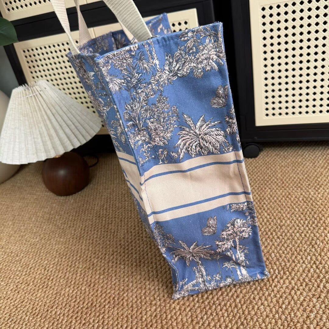 Dior Summer Limited | Get hold of this thoughtful gift! Butterfly printed tote bag with five pointed star pendant, single shoulder, hand-held bag